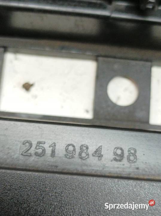 POKRYWA ZAWORÓW 55561426 12 16V Opel Corsa V