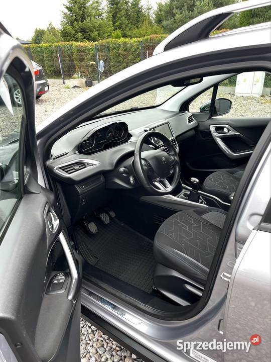 Peugeot 2008 2018r lakier metallic 2008