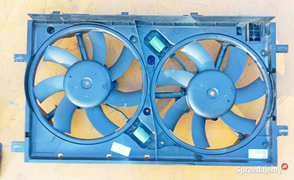 OPEL INSIGNIA 20 TURBO WENTYLATORY OBUDOWA Radom