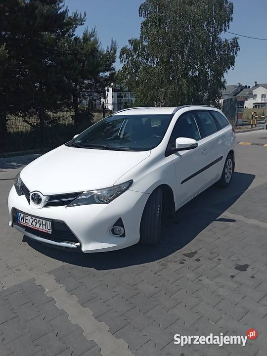 TOYOTA AURIS 2014 14 DIESEL 1364cm3 mazowieckie Warszawa
