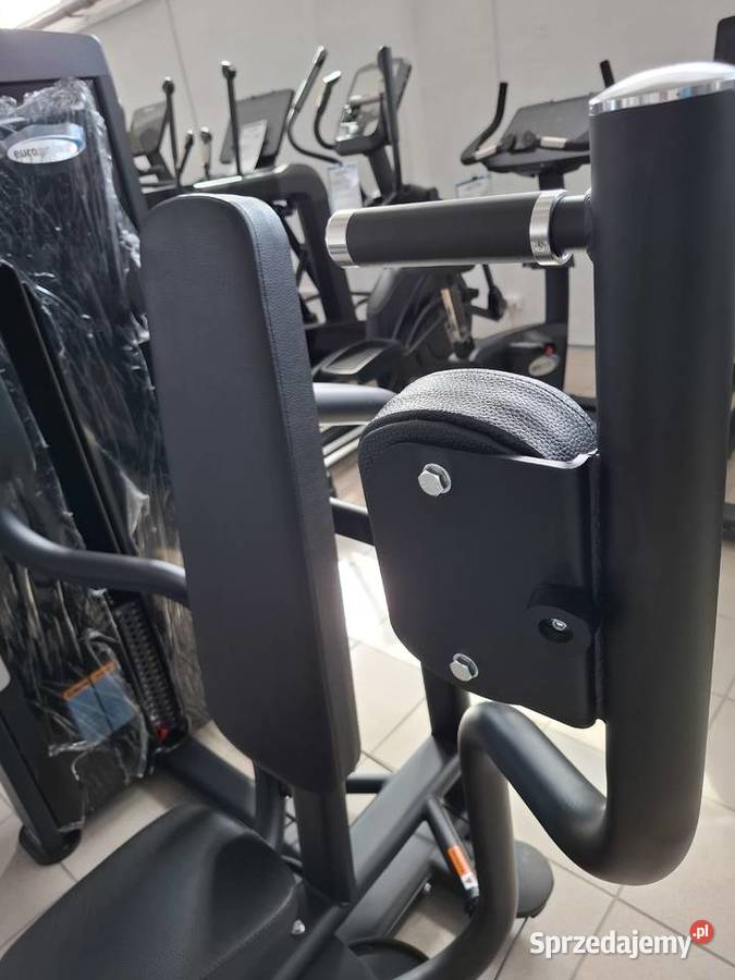 Urządzenie siłowe do ćwiczeń mięśni klatki Wałcz