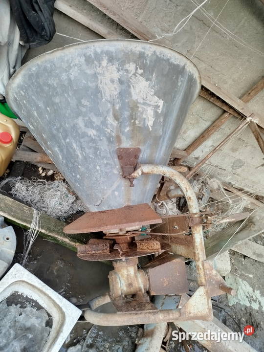 Rozsiewacz nawozu Koslejekzawieszany Pińczów