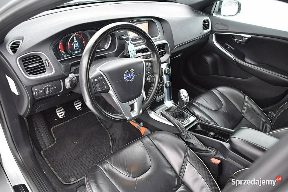 Volvo V40 16D2 115 RDesign Skóra Led Navi XENON Nowe Kucice