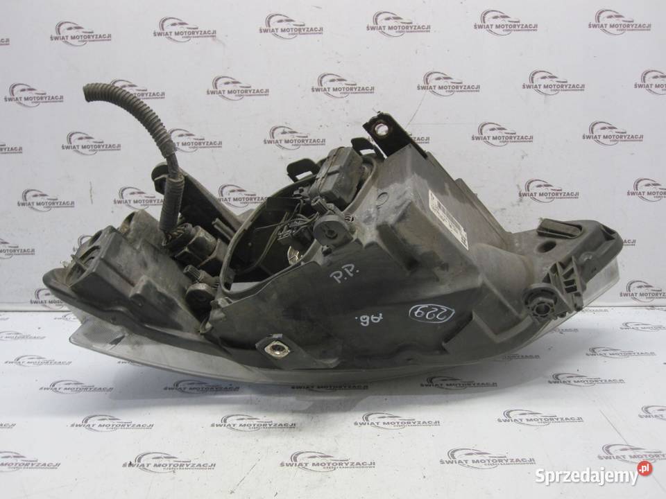 SEAT IBIZA IV 09r lampa prawa przód 6J2941022C