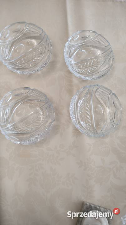 Zestaw 4 miseczek salaterek popielniczek szkło Żyrardów
