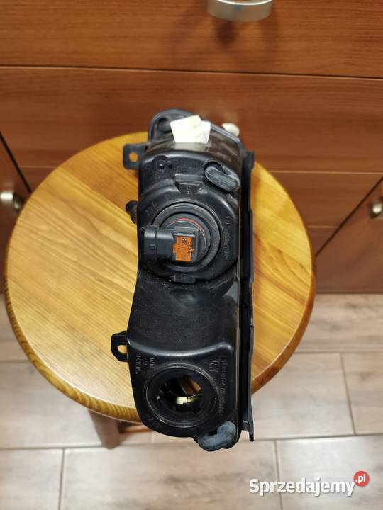 HALOGEN PRAWY H8 NA 2 ŻARÓWKI VW POLO V 6R Luzino