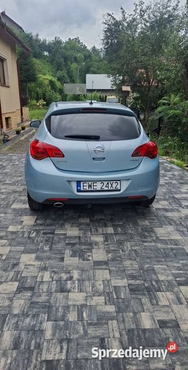 Opel Astra J 14T140 2010r stanie 1400cm3 podkarpackie Wysoka