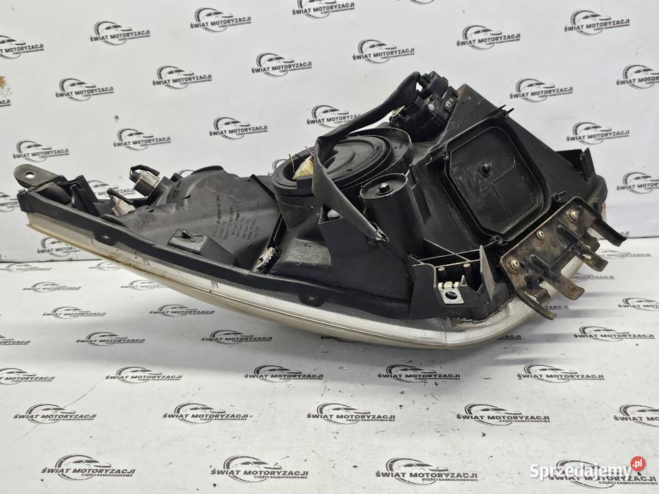 TOYOTA PRIUS XW20 06r lampa lewa przód ANGLIK Kielce