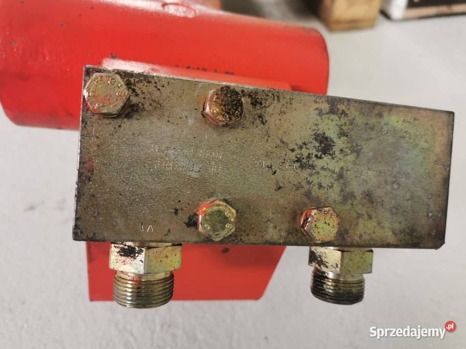 Cylinder hydrauliczny wysuwu masztu Manitou MLT Wilkowo