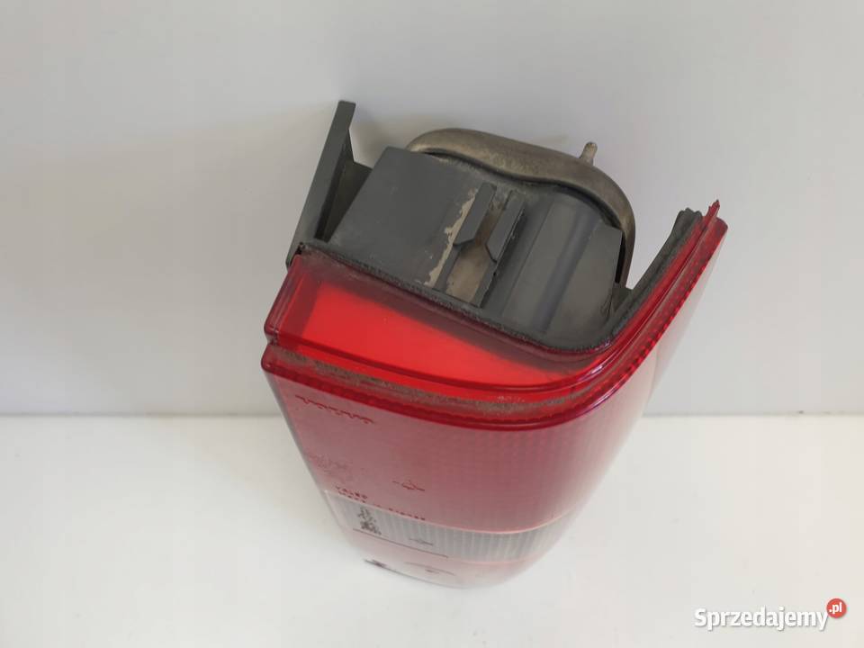 Volvo 850 KOMBI TYLNA LAMPA PRAWA prawy tył Lampy tylne Janów