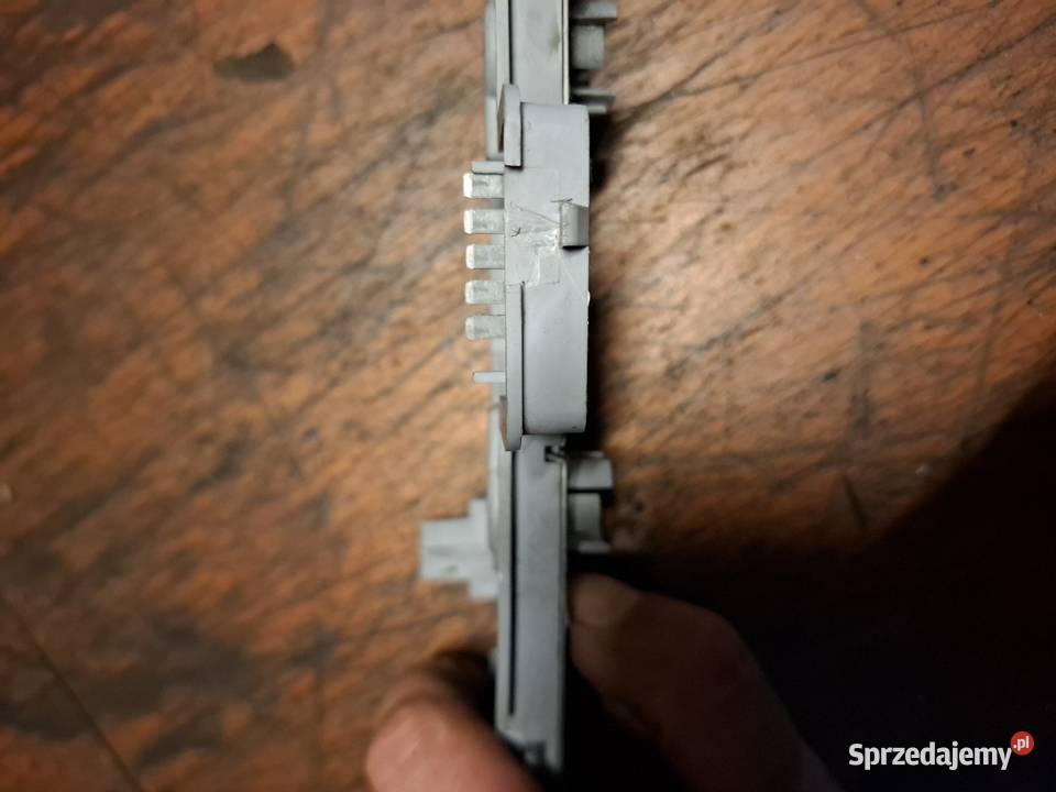 Wkład lampy lewy tył Zafira B przedlift 752201 osobowe Motoryzacja Przyborów