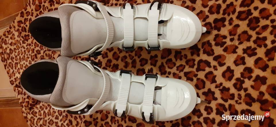 Łyżwy 4142 figurówki figurowe plastikowe Enero sprzedam