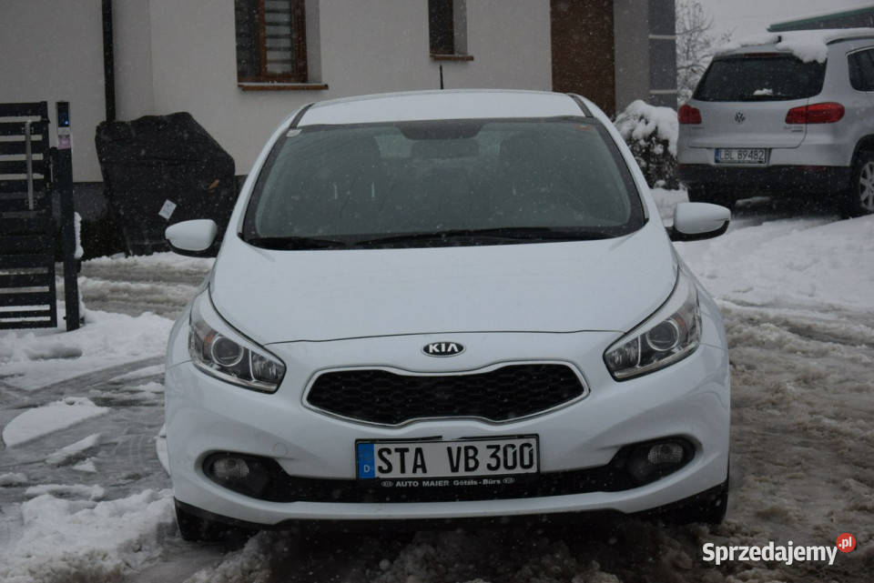 Kia Ceed 14B 2015r Kamera 2 Kpl Kół Grzane garażowany Majdan Sieniawski sprzedam