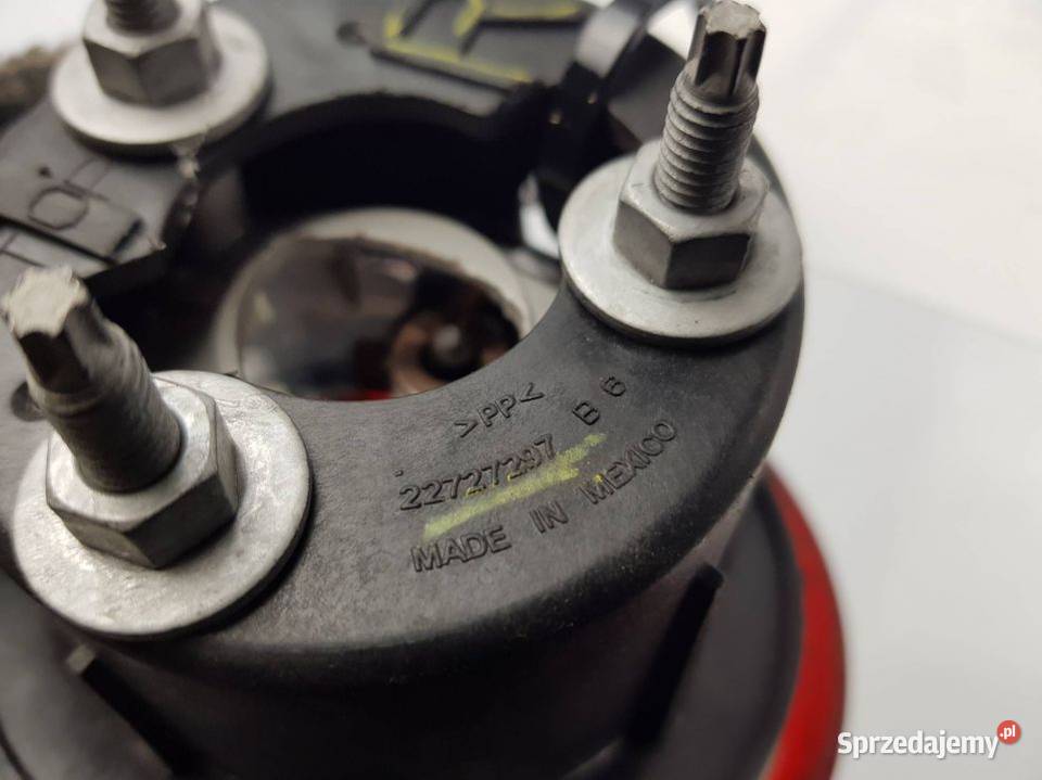 LAMPA PRAWA TYŁ HHR 22 Lipno