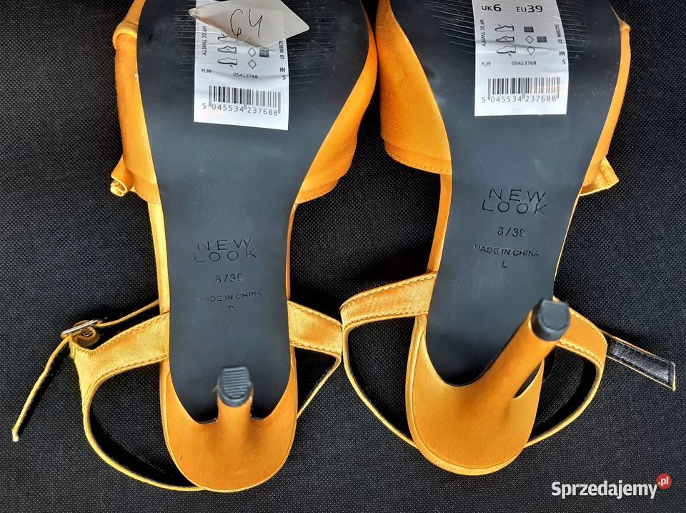 Wysokie złote szpilki Look na szerszą nogę Warszawa