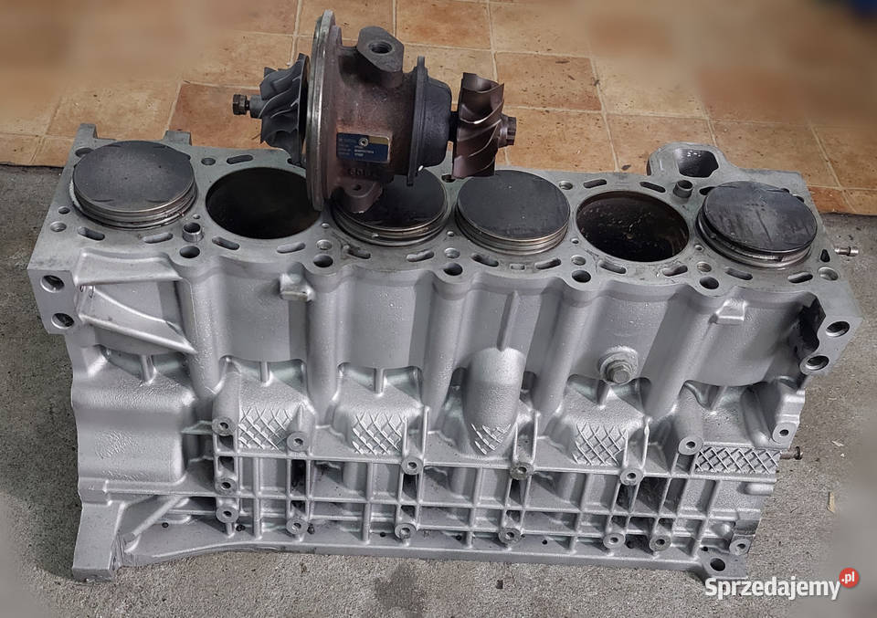 Blok silnika z tłokami turbiną do zbudowania Kraków