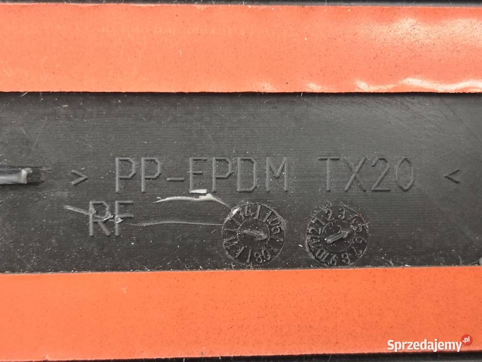 LISTWA BŁOTNIKA PRAWY PRŻÓD BMW 3 E90 LIMO 0412