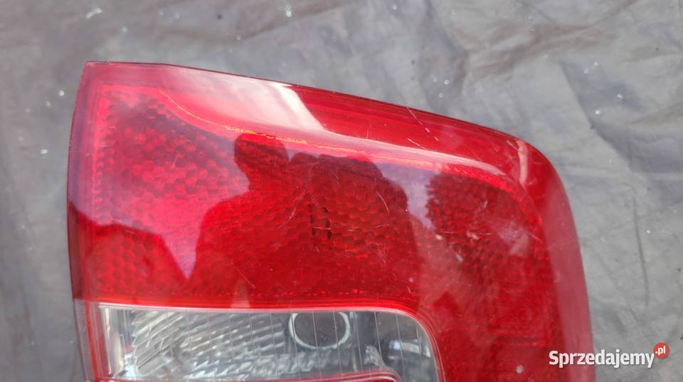 SKODA OCTAVIA II KOMBI 1Z9 LAMPA PRAWA TYŁ TYLNA Ruda Śląska