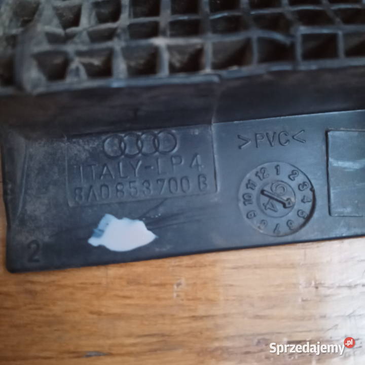 Audi 80 B4 Listwa dolna błotnika tył 8A0853699B Dębica