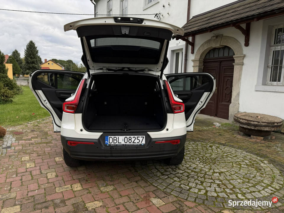 Volvo XC 40 20 benzyna 190 68 Prawdziwy Silnik asystent pasa ruchu Ocice