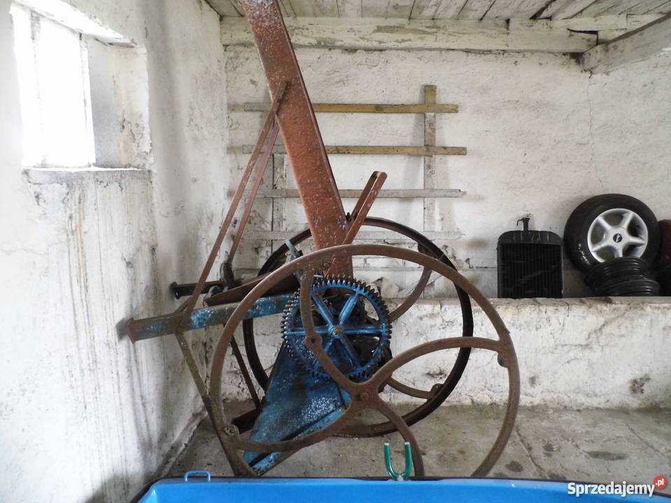 Sieczkarnia ręczna z silnikiem nieuszkodzony Sieczkarnie Szczecinek sprzedam