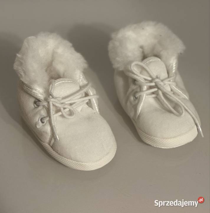 Białe buciki niemowlęce z futerkiem Pruszków sprzedam
