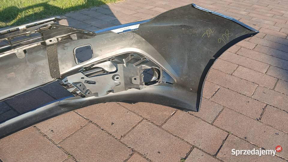 Toyota Auris II2 Lift Zderzak kratki atrapa gril