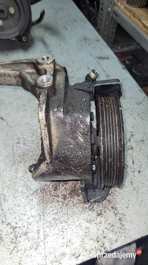 Pompa wspomagania Ford Escort 16