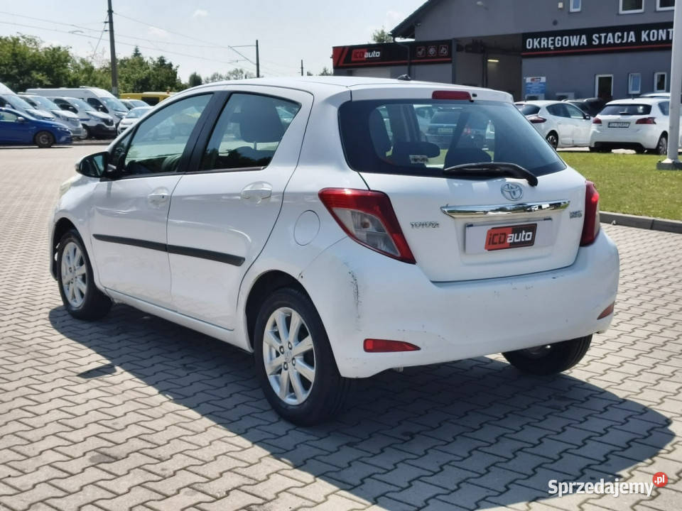 Toyota Yaris 10 benzyna 70 5DRZWI EKONOMICZNY uszkodzony małopolskie Kęty