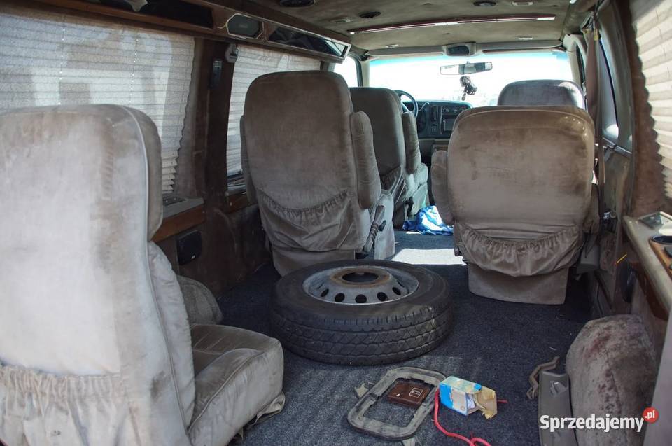 POJAZD NA CZĘŚCI GMC SAVANA 57 VORTEC SALONKA Lipno