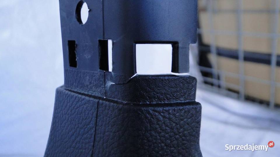 EDGE II OSLONA NAKLADKA SLUPKA PLASTIK PRAWA Karoseria