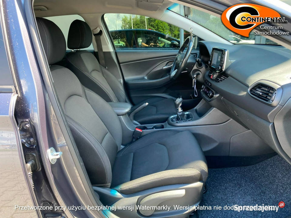 Hyundai i30 Bogate wyposażeniebenzynka III 2017 nieuszkodzony Żory sprzedam