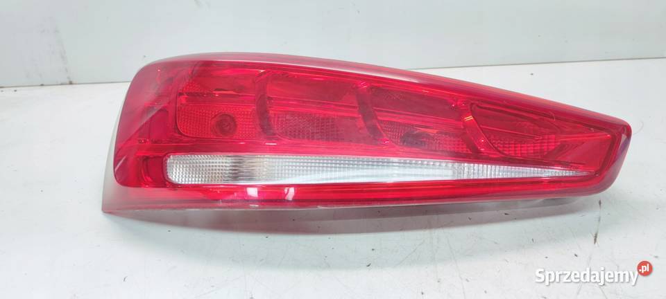 LAMPA LEWY TYŁ AUDI Q3 8U 8U0945093 ZWYKŁA NA Przystajń