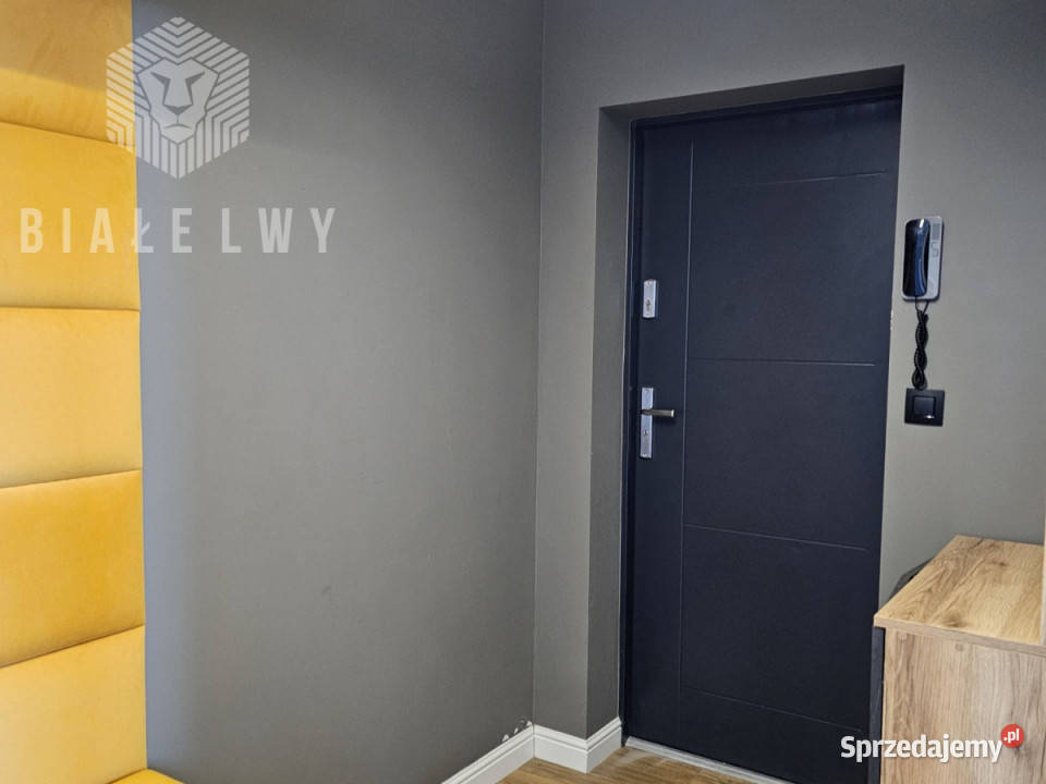 wynajmu mieszkania 476m2 3 pokojowe Warszawa miejsce parkingowe