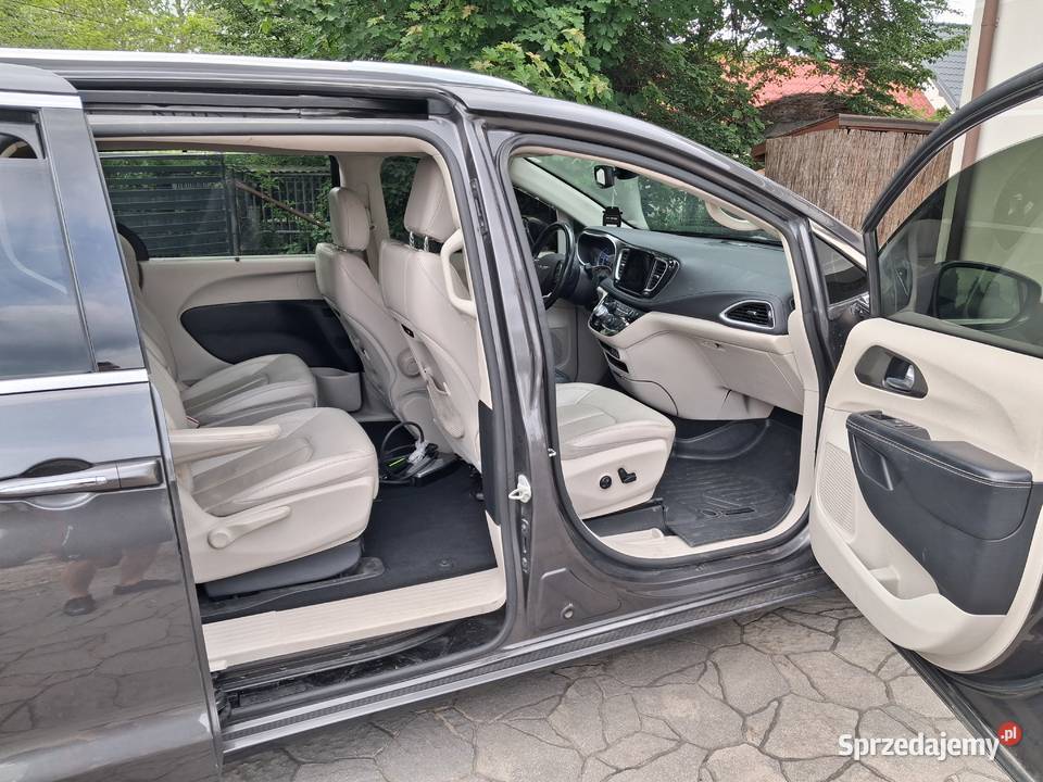 Chrysler Pacifica hybryd Plugin 2021 Radzymin