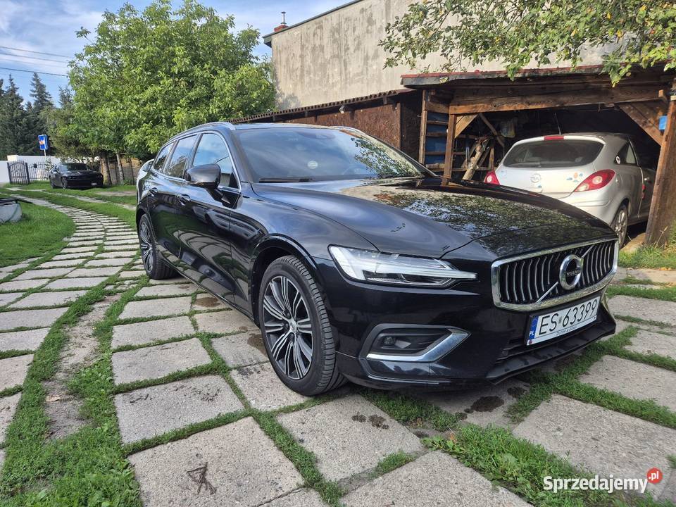 Volvo V60 B3 20 benzyna Mild hybrid automat w Skierniewice