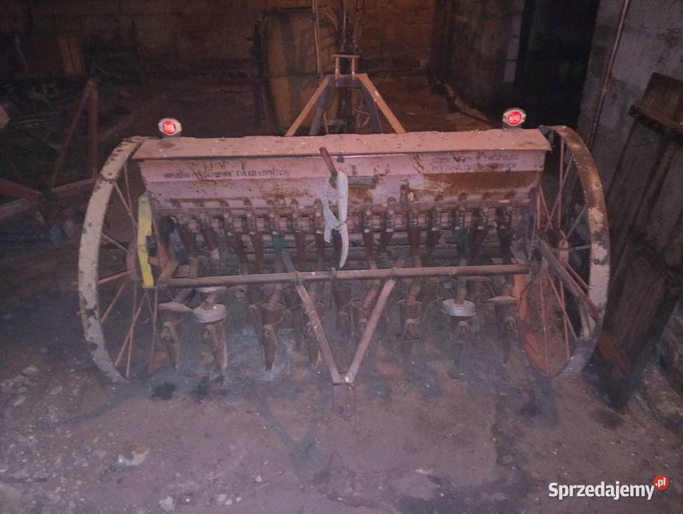 Siewnik konny 15 lejkowy Sadzenie/siewniki Biskupice