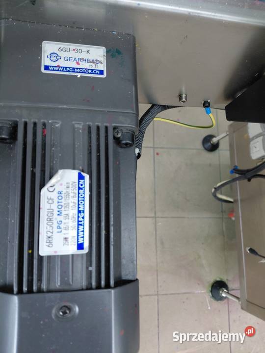 Maszyna do zakręcania i aplikowania zakrętek 20 Gliwice sprzedam