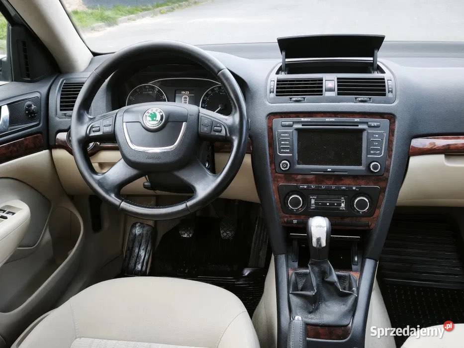 Skoda Octavia 18 benzyna TSi 180 2009 Polski Łódź