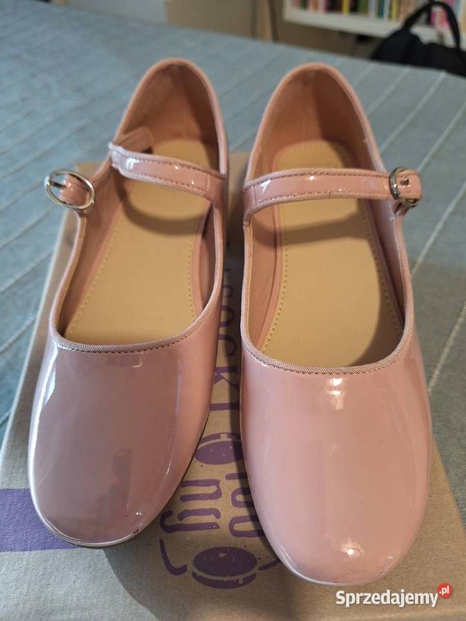 Buty lakierkowe blady róż Trzewiki i półbuty