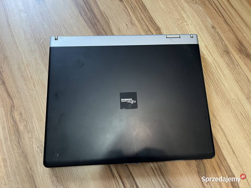 Stary laptop Fujitsu Siemens Amilo Pro V2030 Brzana