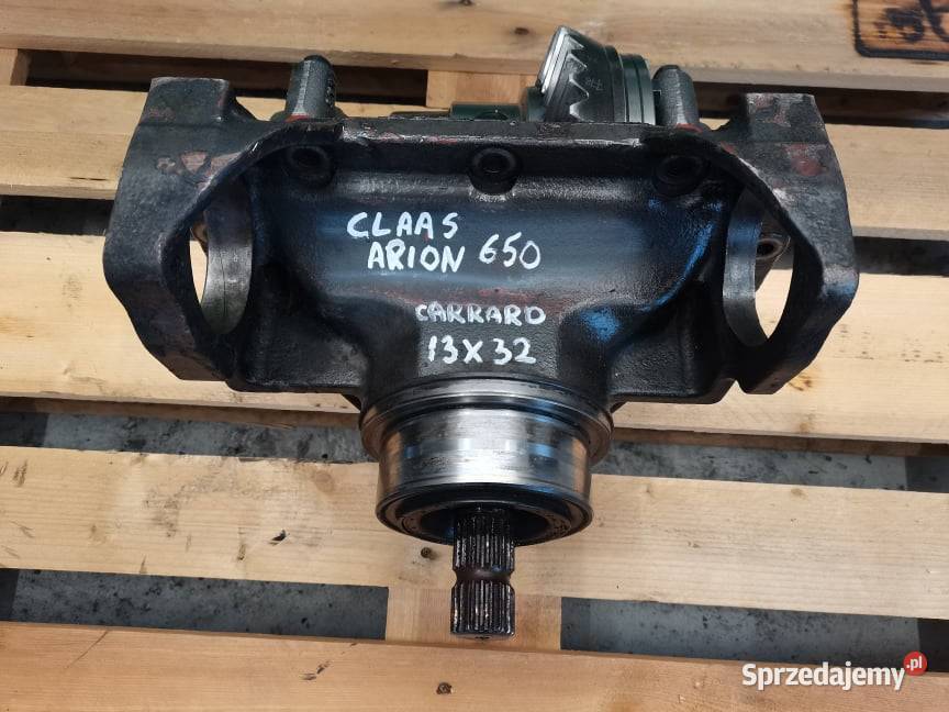 Środek osi Claas Arion 650 Carraro 13X32