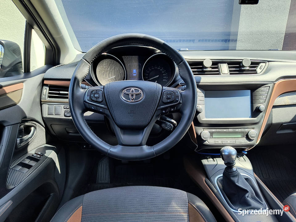 Toyota Avensis T27 II polift Rok produkcji 2017 dolnośląskie Wrocław