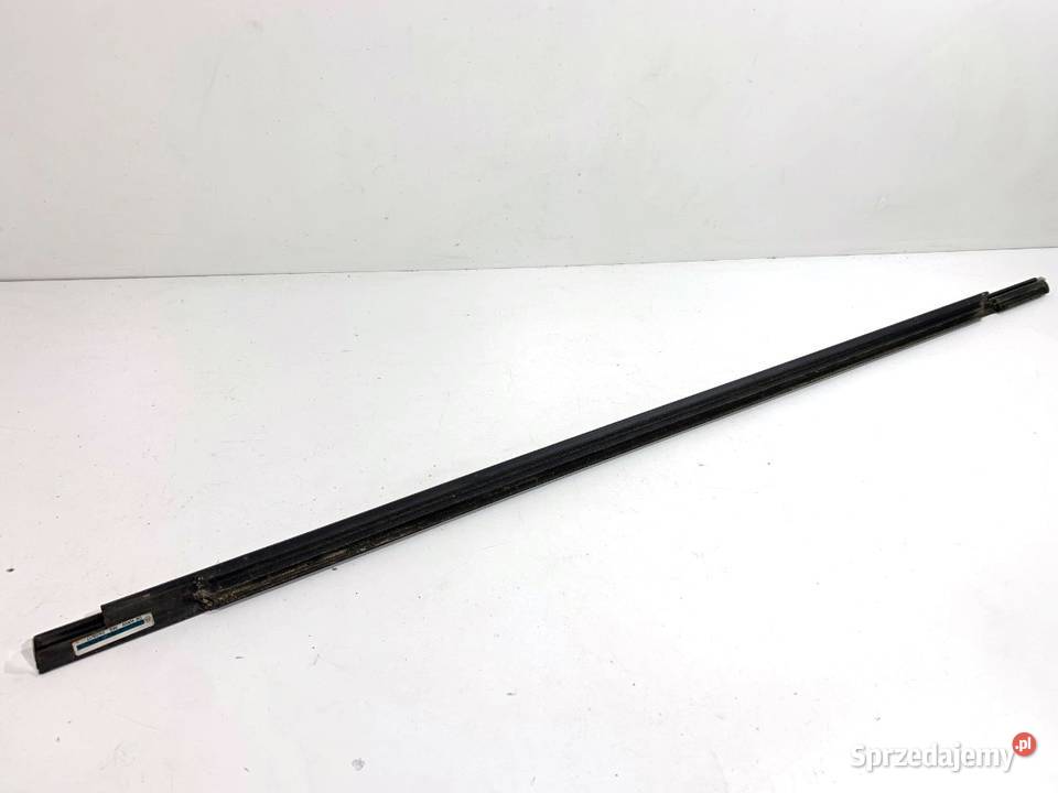 LISTWA ZGARNIAJĄCA PRZÓD PRAWY VW TOURAN osobowe Listwy