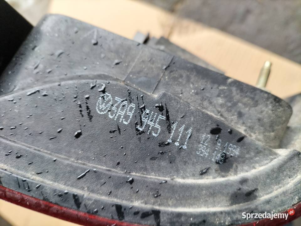 LAMPA TYŁ TYLNA LEWA VW PASSAT B4 KOMBI Motoryzacja