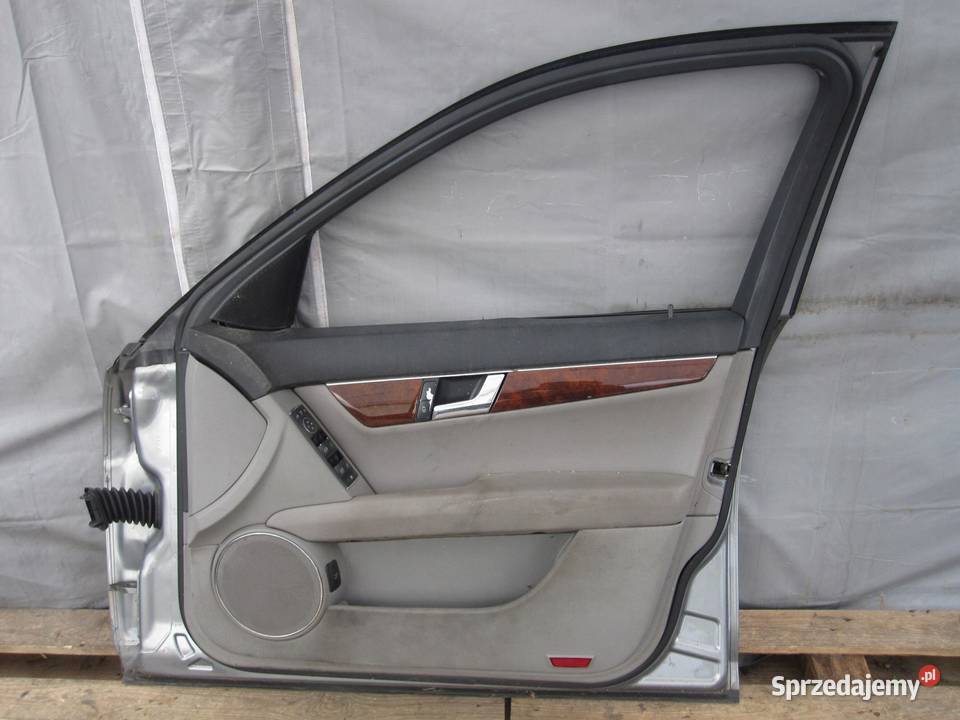 MERCEDES W204 07r drzwi prawe przód