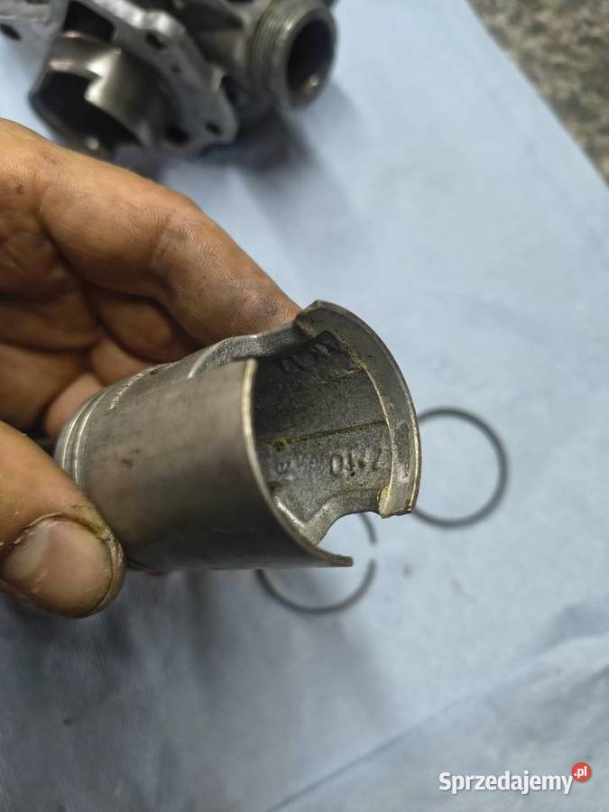 Cylinder głowica tłok komar sztywniak motorynka