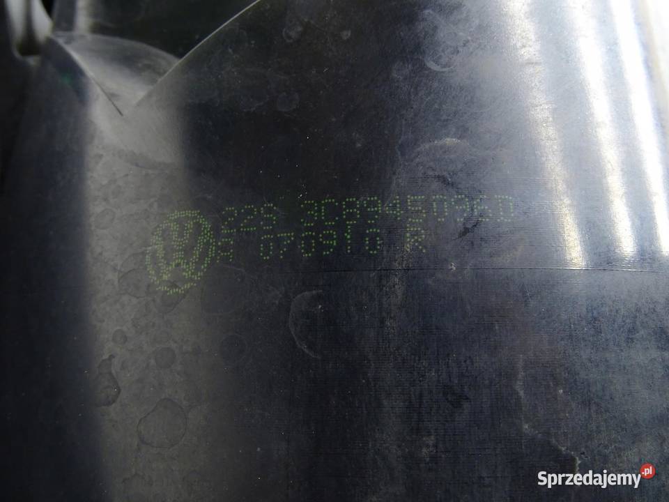 LAMPA PRAWY TYŁ PRAWA TYLNA W BŁOTNIK 3C8945096D