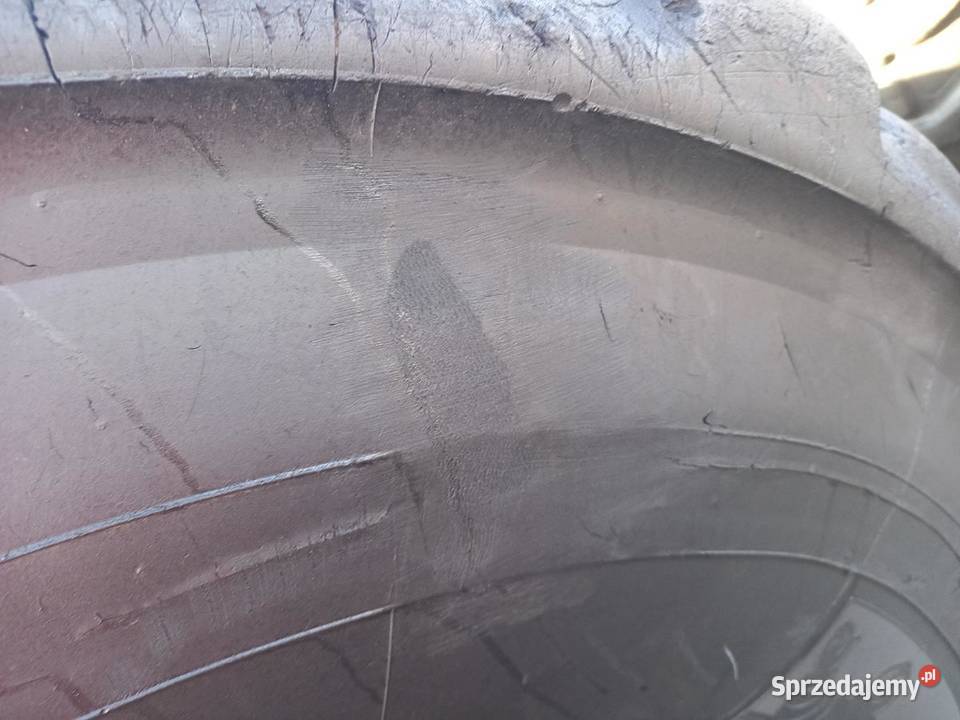 Opona używana przemysłowa 75065R25 3065R25 Zaścianki sprzedam