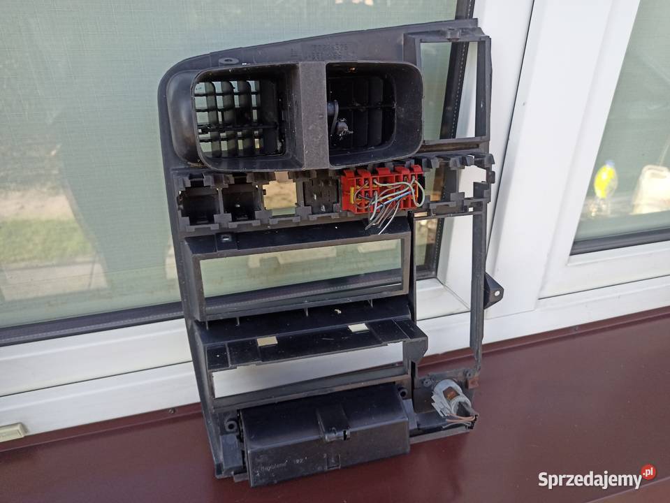 Opel Omega A konsola środkowa panel nawiew osobowe Sieradz